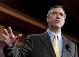 US Senator Jeff Merkley to visit campus for the Human Rights Campaign Gala.