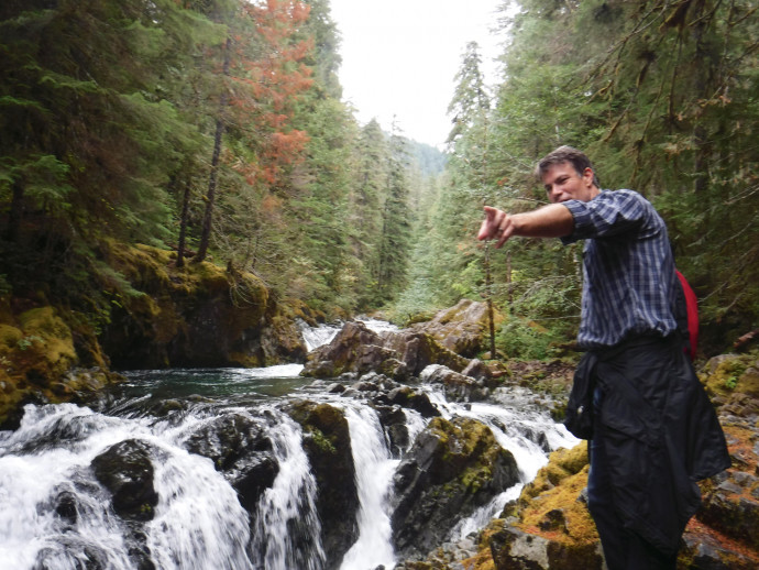 Matt Johnson, associate professor of art history, led a historical photography hike near Opal Creek. (College Outdoors)