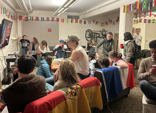 Students gathered in the Howard Basement for a cozy evening.