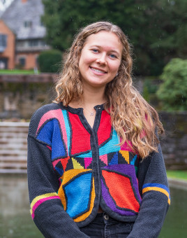 Elsa, a sociology and anthropology major, led last year's sustainability-focused New Student Trip in the Columbia River Gorge.