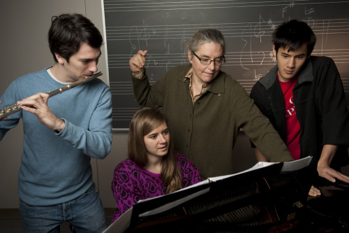 Aaron Beck works with Ethnomusicology students
